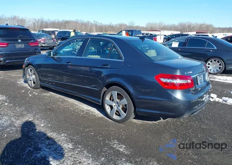 2011 Mercedes-Benz E 350 4Matic z USA, uszkodzony, nr VIN WDDHF8HBXBA326347